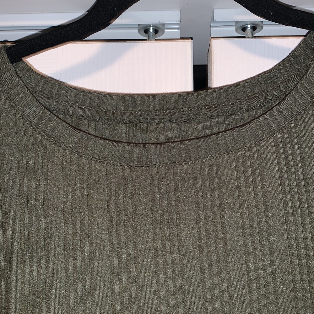 Woman’s Nine West XXL ribbed shirt. - Picture 2 of 4